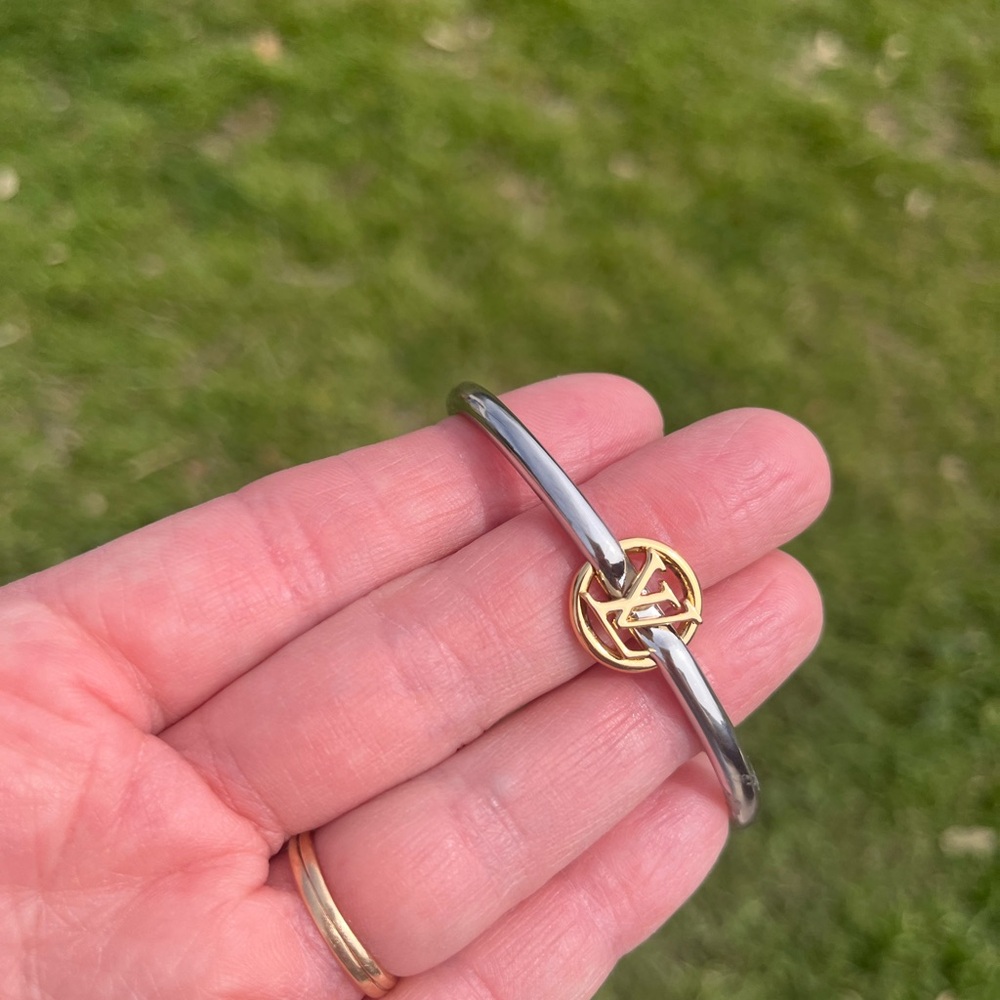 Source Unknown Elegant Blue Bracelet